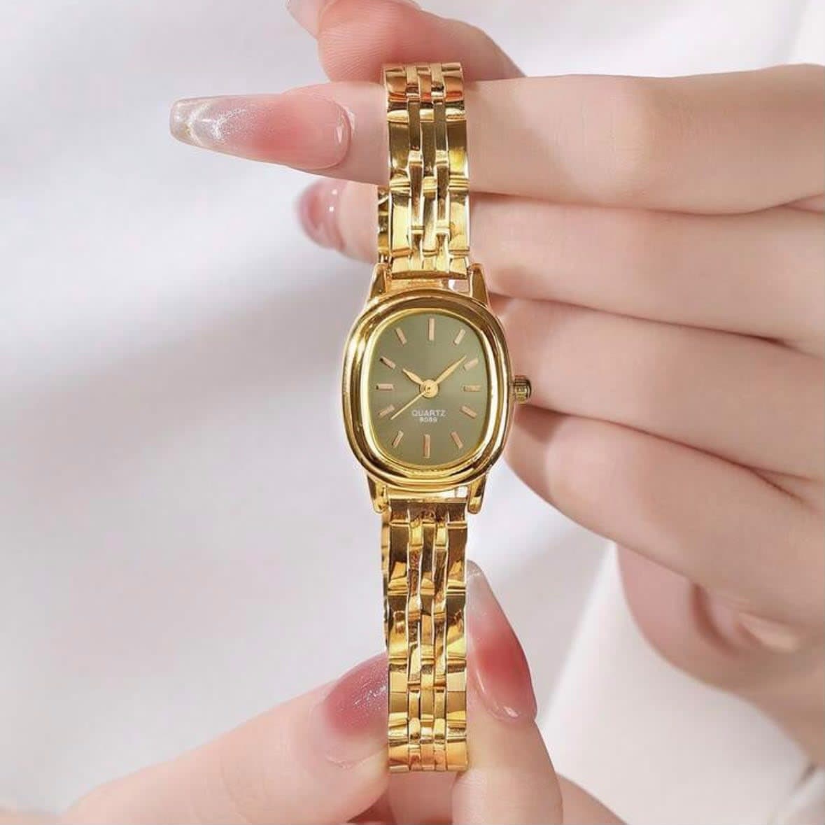 Pistachio Round Dial Stainless Steel Watch